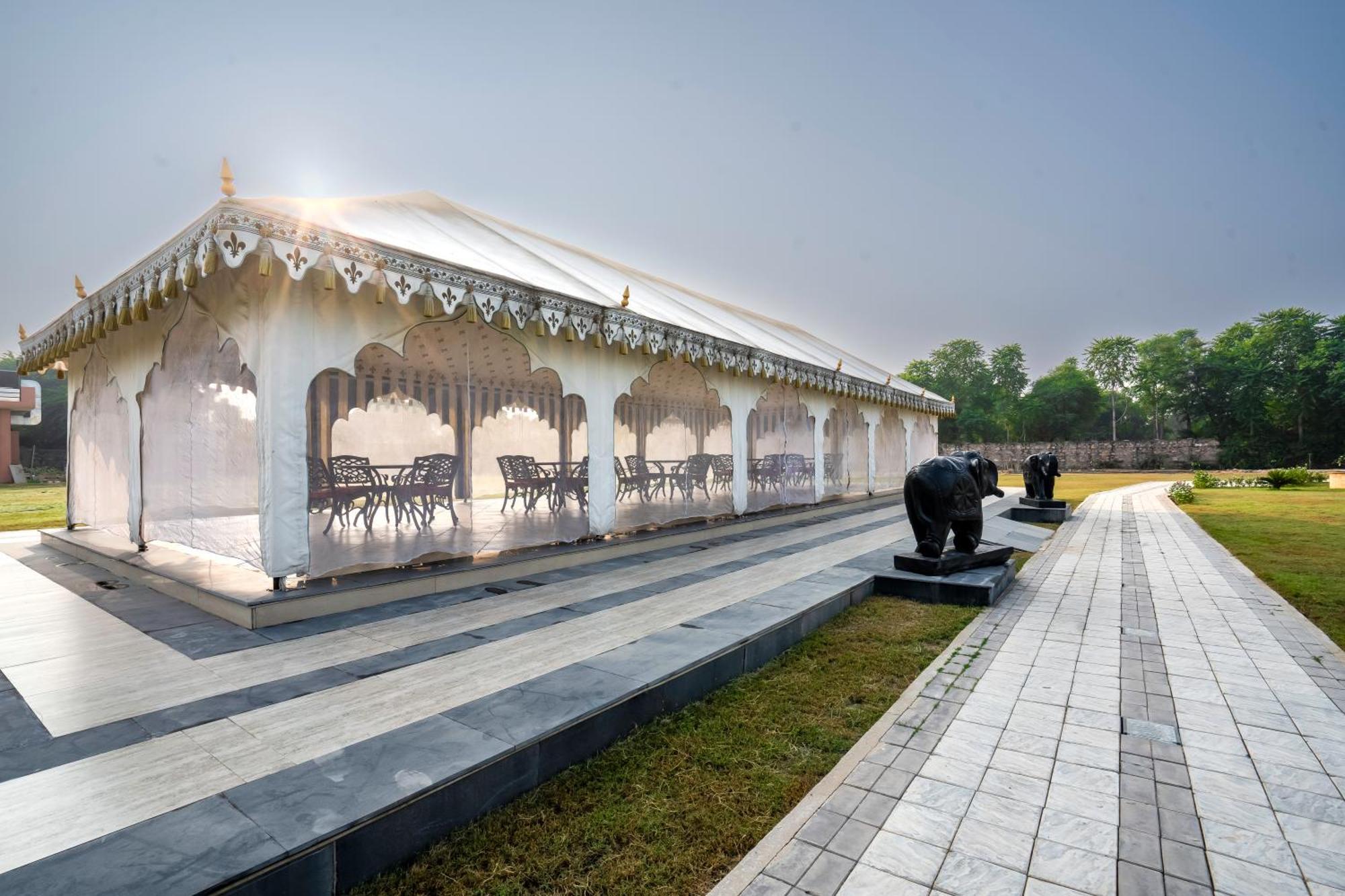 Buena Vista Luxury Garden सहारा